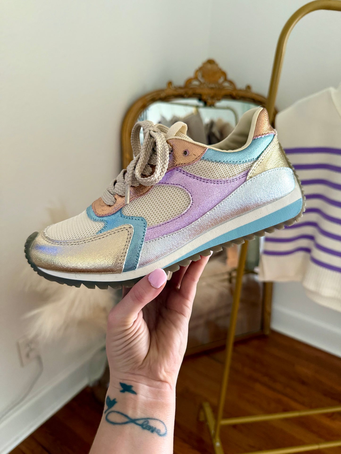 Gia Sneakers