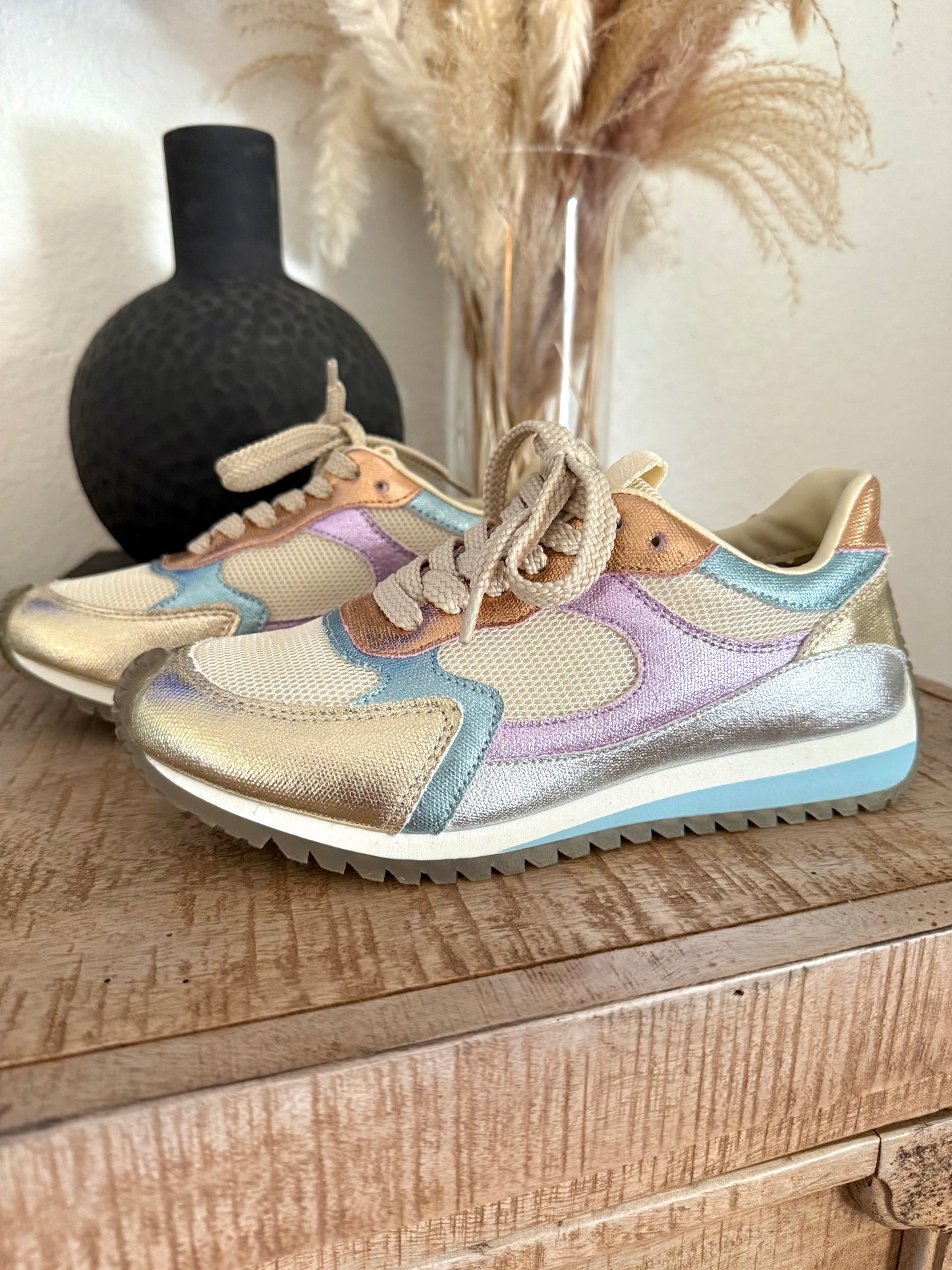 Gia Sneakers